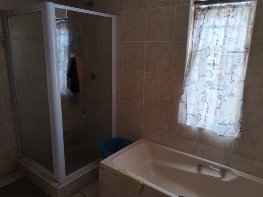 3 Bedroom Property for Sale in Swartkops Eastern Cape